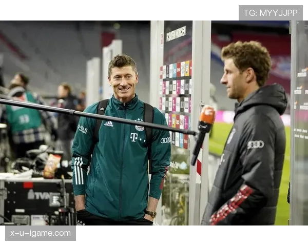 莱万多夫斯基转会拜仁决策解析:从挑战者到统治者的转折关键 莱万多夫斯基转会拜仁决策解析:从挑战者到统治者的转折关键